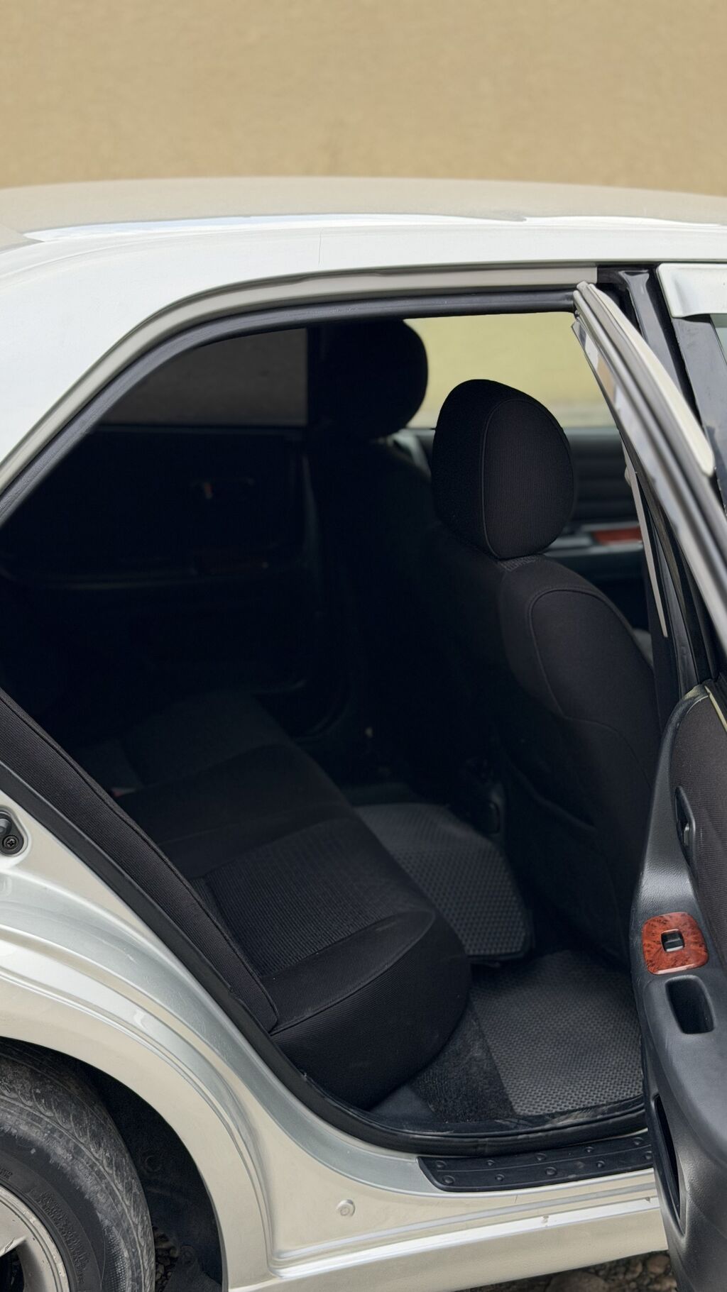 Toyota Altezza: 2002 г., 2 л, Автомат, Бензин, Седан: фото 6
