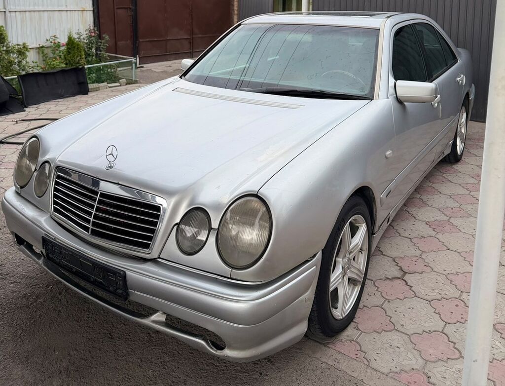 Mercedes-Benz E-Class: 1998 г., 2 л, Механика, Газ, Седан: фото 2