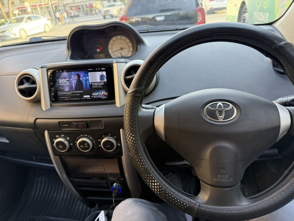 Toyota Ist: 2003 г., 1.5 л, Автомат, Бензин, Хэтчбэк: фото 5