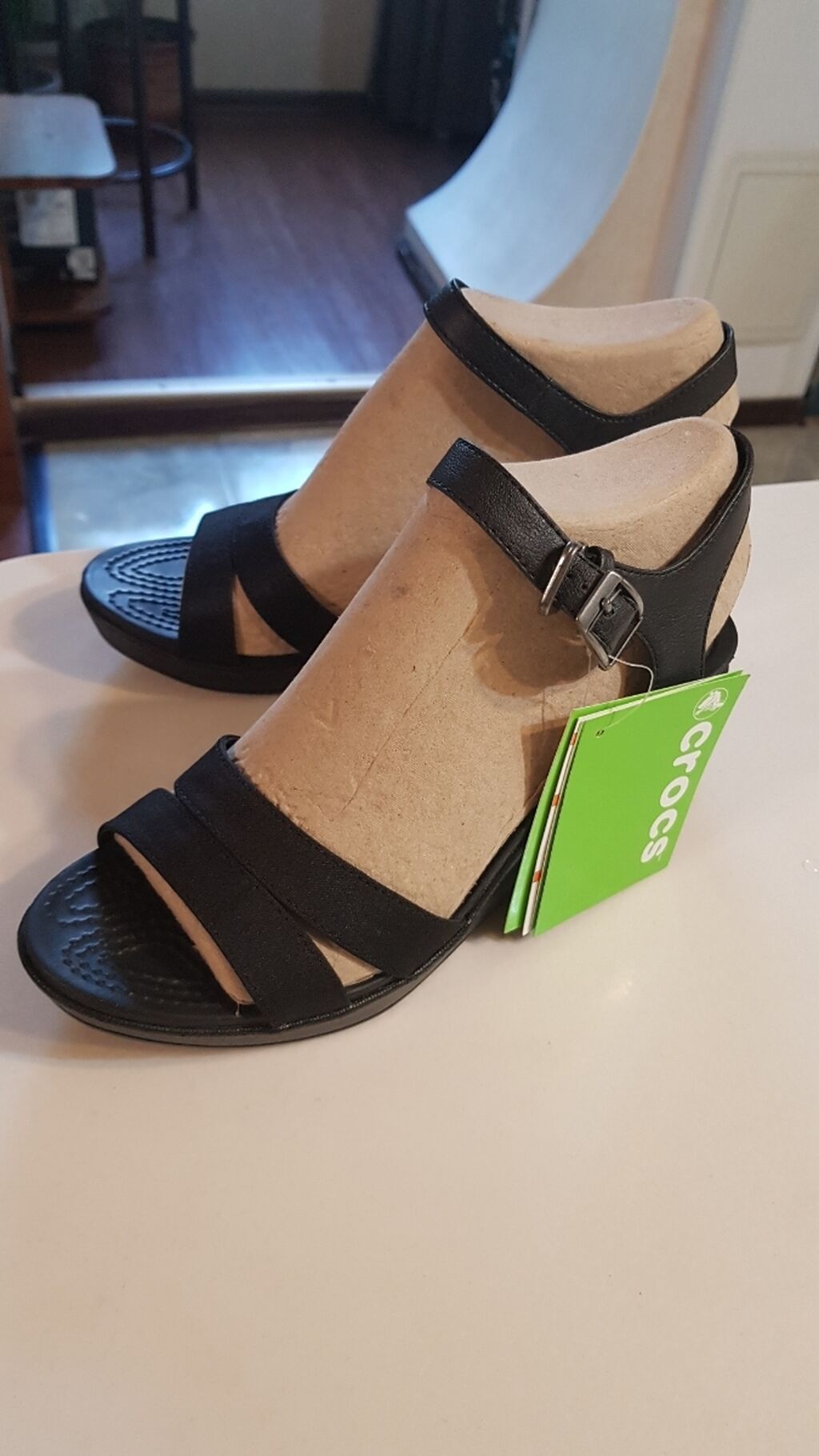 Босоножки, 38, 38.5, 39, Crocs, Новый, цвет - Черный: фото 1