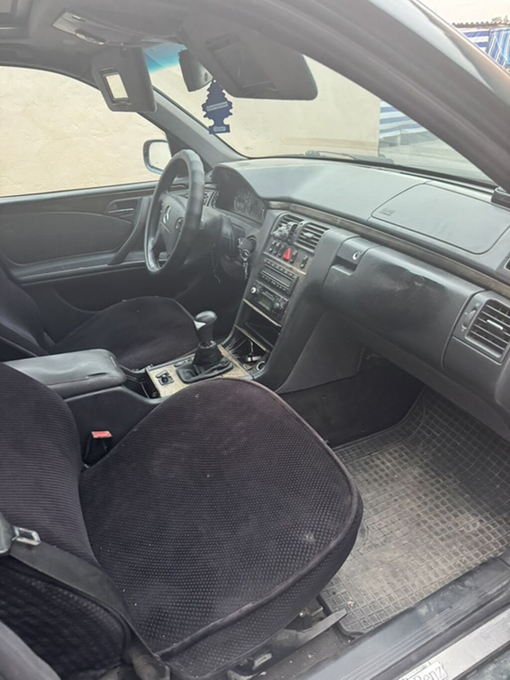 Mercedes-Benz E-Class: 1999 г., 2.4 л, Механика, Бензин, Седан: фото 3