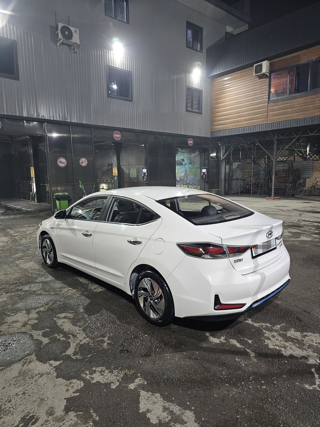 Hyundai Elantra: 2020 г., 1.6 л, Автомат, Гибрид, Седан: фото 5