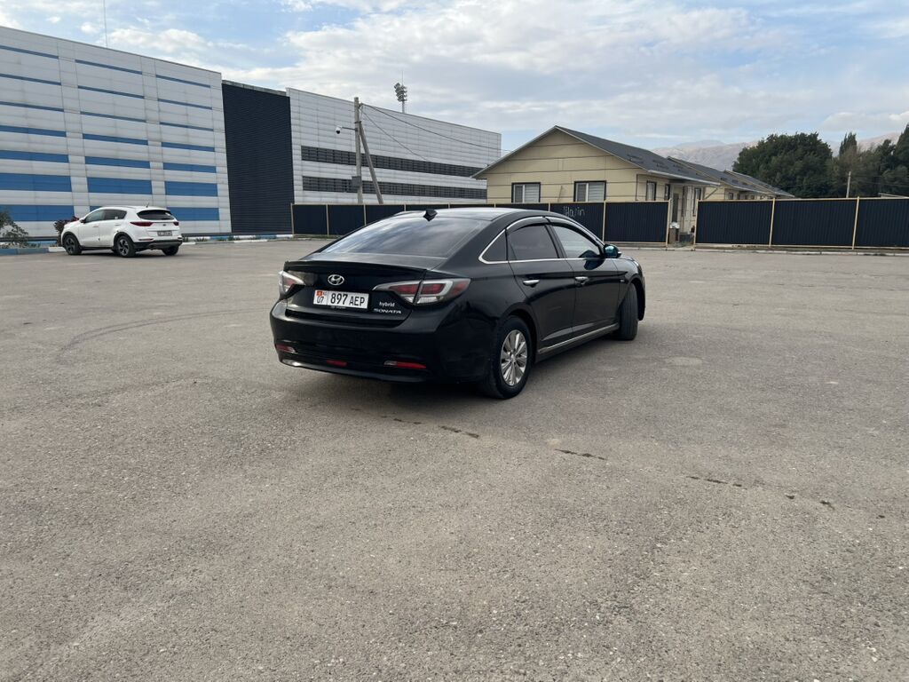 Hyundai Sonata: 2018 г., 2 л, Автомат, Гибрид, Седан: фото 2