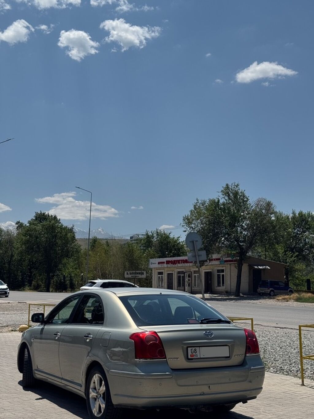 Toyota Avensis: 2005 г., 2.4 л, Автомат, Бензин, Седан: фото 2