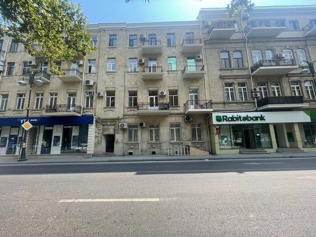 Bakı, 28 May, 4 otaqlı, Köhnə tikili, m. 28 may, 130 kv. m