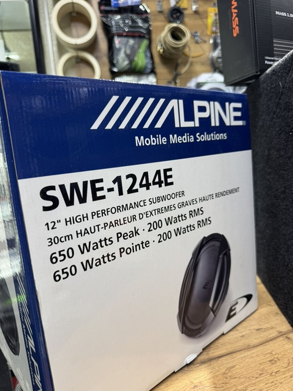 Сабвуфер Alpine SWE-1244E + усилитель (комплект) - Сабвуфер Alpine: фото 2