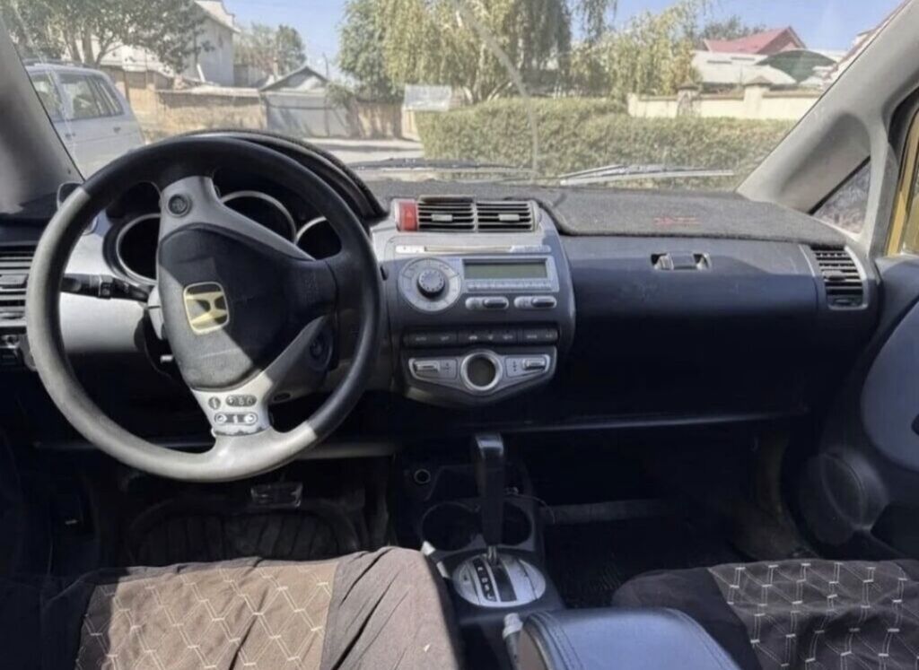 Honda Jazz: 2006 г., 1.5 л, Автомат, Бензин, Универсал: фото 3