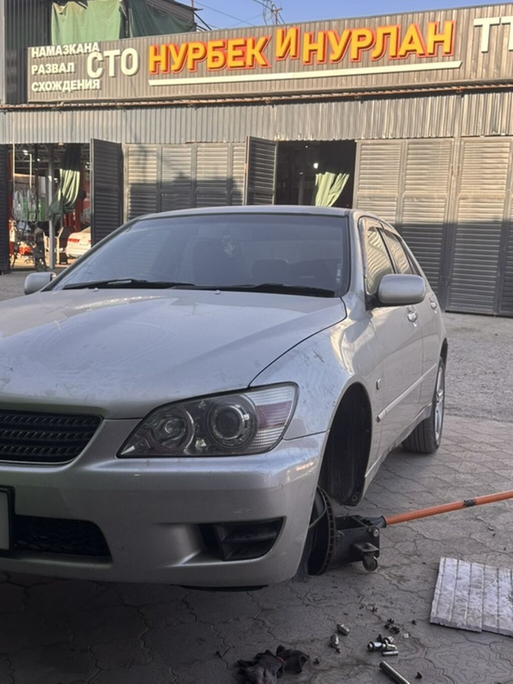Toyota Altezza: 2002 г., 2 л, Бензин, Седан: фото 4