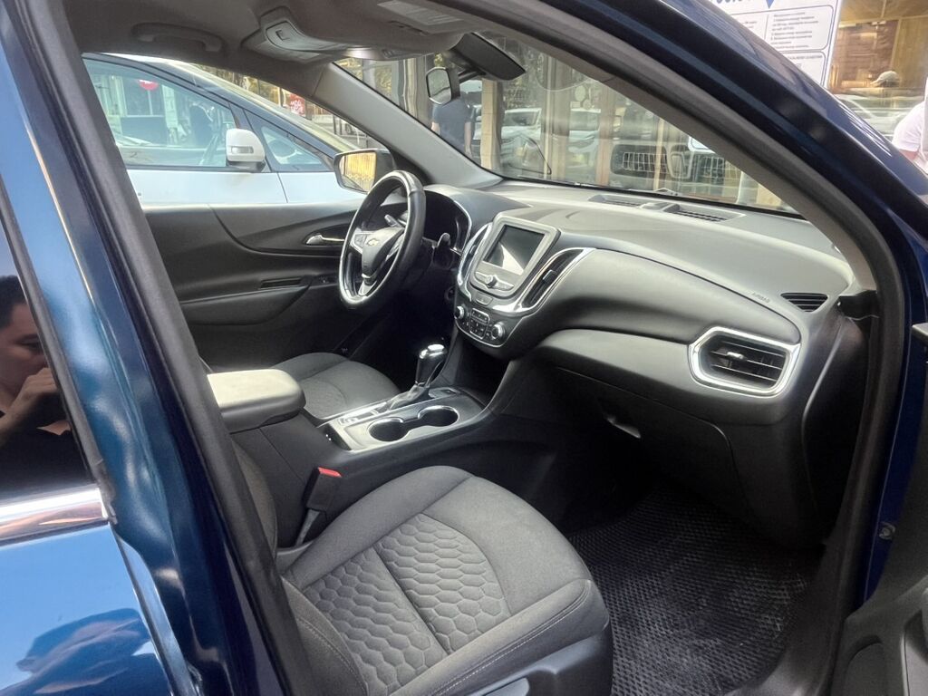 Chevrolet Equinox: 2018 г., 2 л, Автомат, Бензин, Кроссовер: фото 7