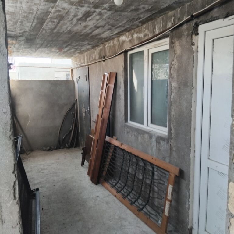 4 otaqlı, 220 kv. m, Kredit var, Orta təmir