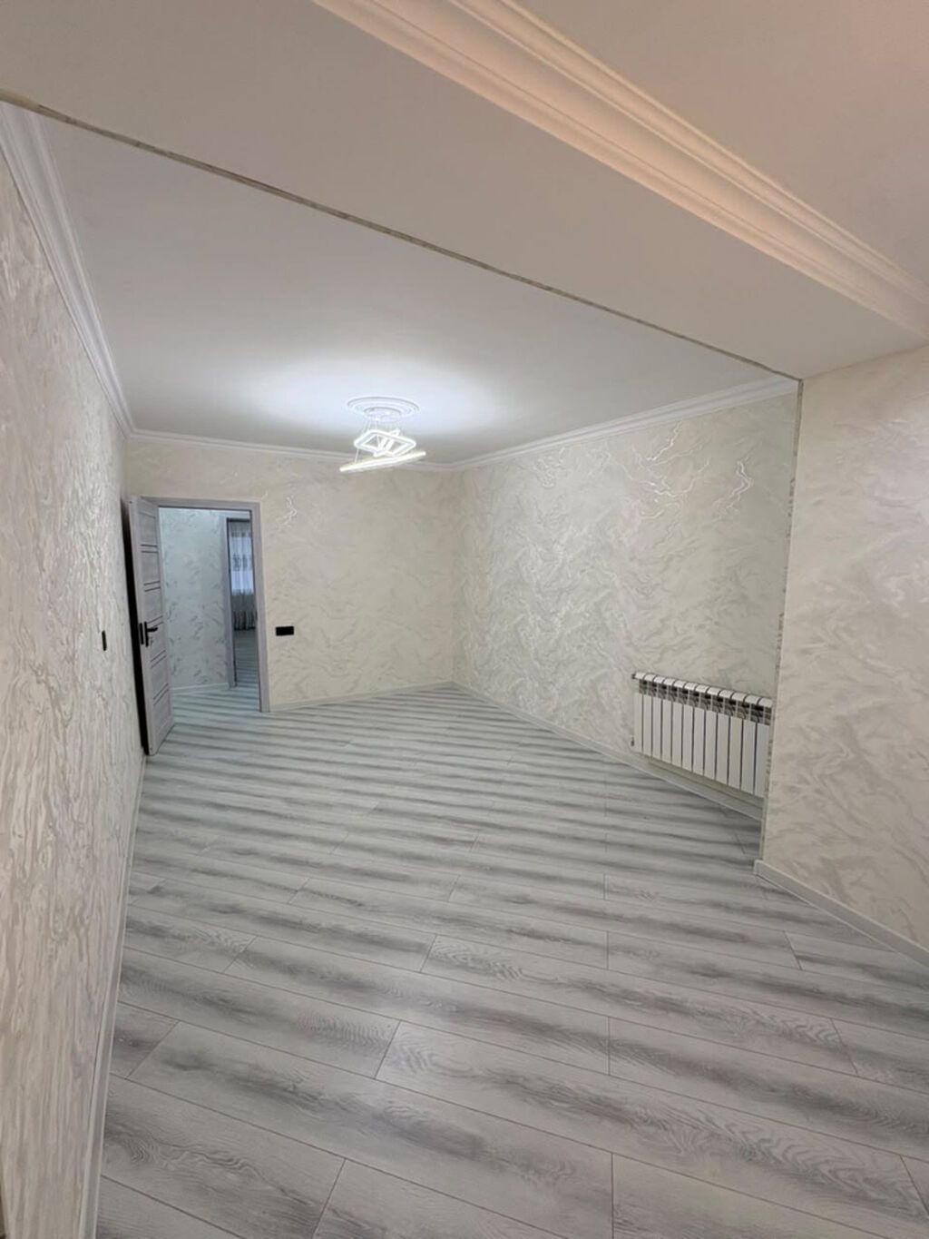 Neftçilərdə 2 otaqlı köhnə tikili mənzil satılır, 60 m², 144 000 AZN, şəkil 2 / 12