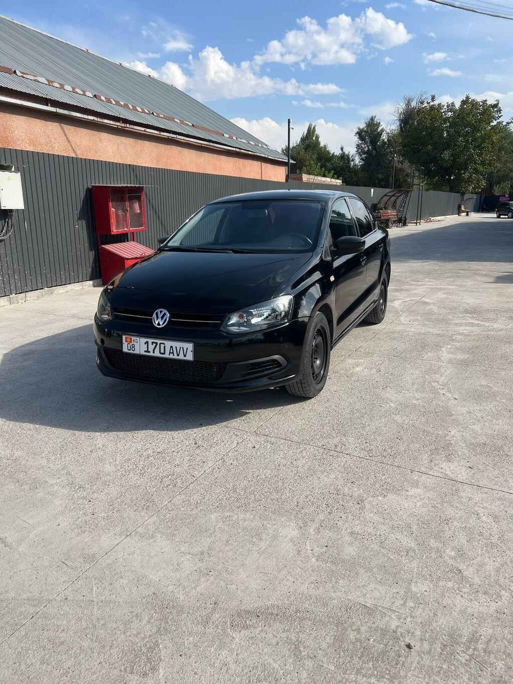 Volkswagen Polo: 2012 г., 1.6 л, Автомат, Бензин, Седан: фото 2