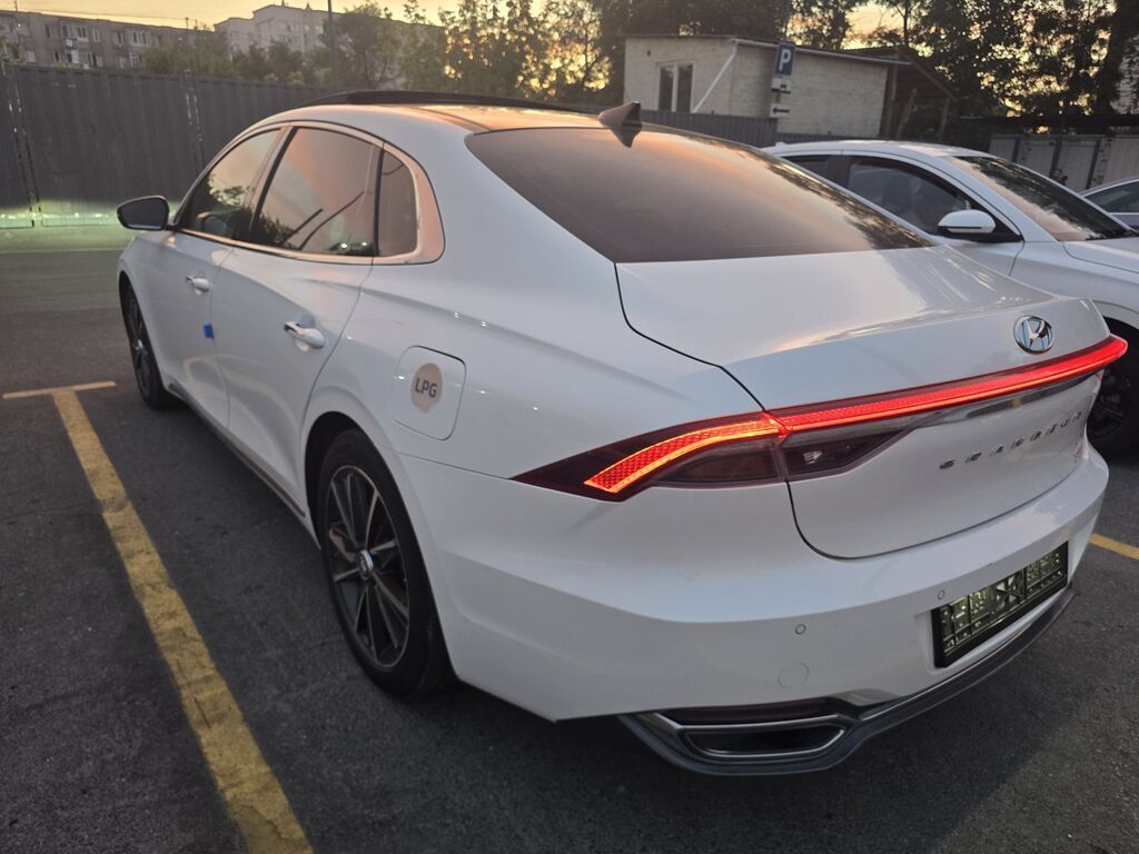 Hyundai Grandeur: 2021 г., 3 л, Автомат, Газ, Седан: фото 3