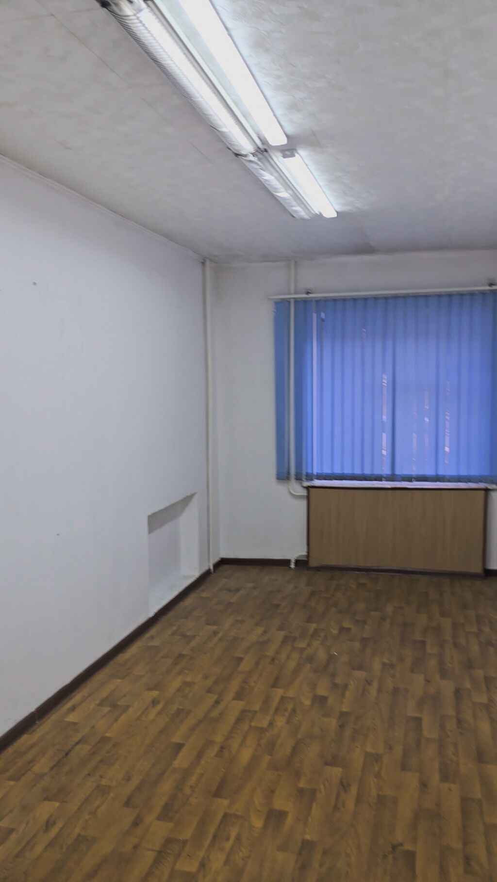 3 комнаты, 77 м², 104 серия, 1 этаж, Старый ремонт: фото 7