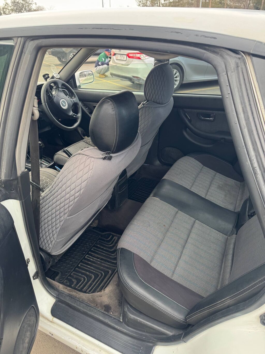 Subaru Legacy: 2000 г., 2 л, Автомат, Бензин, Седан: фото 5