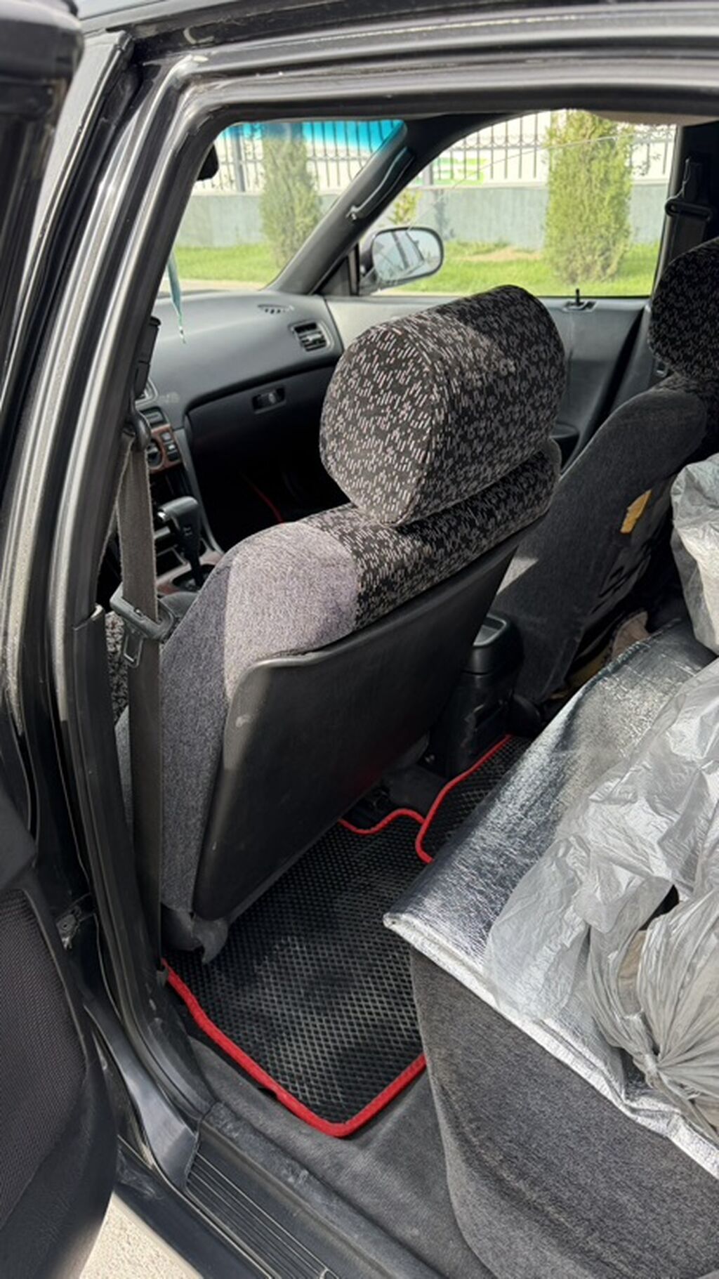 Honda Accord: 1994 г., Седан: фото 5