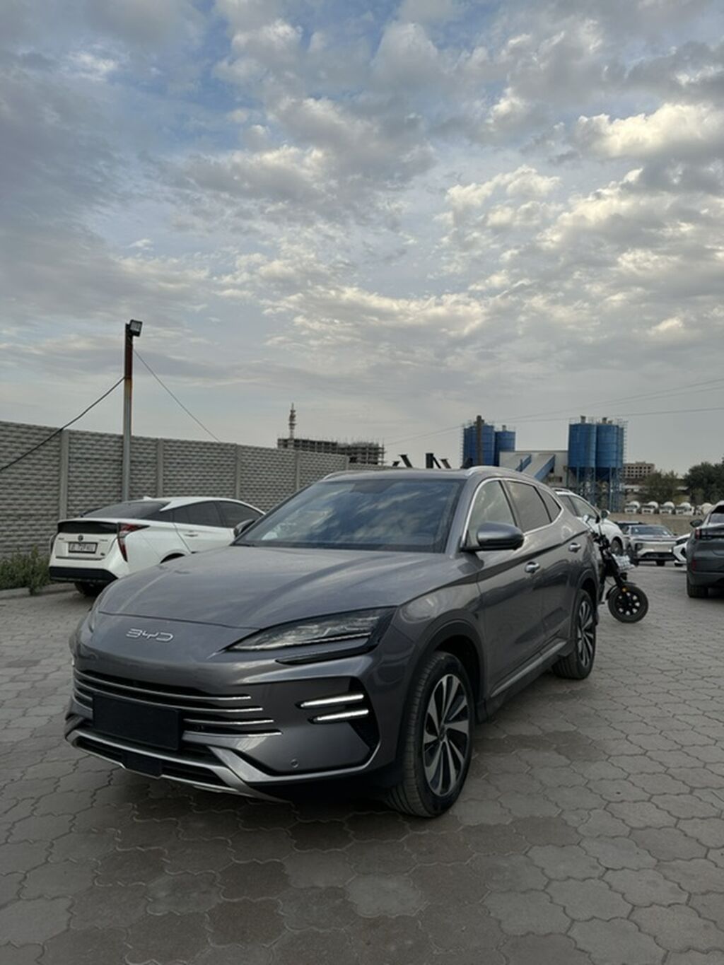 BYD Song Plus: 2024 г., 1.5 л, Автомат, Гибрид, Кроссовер: фото 2