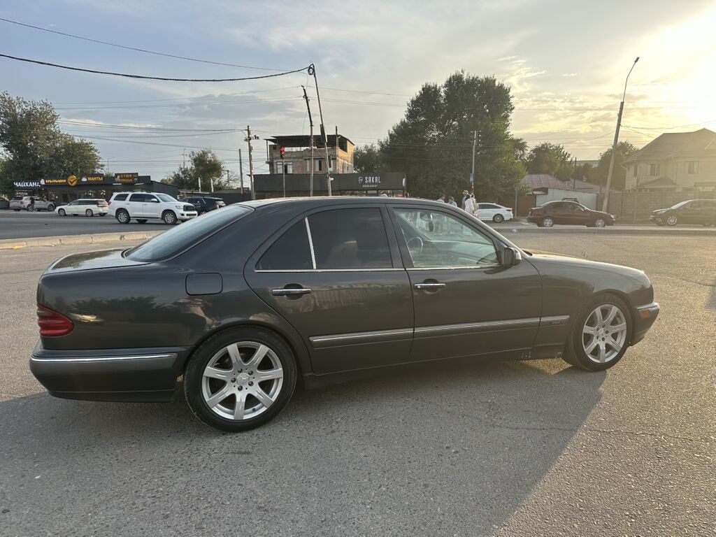 Mercedes-Benz E-Class: 2002 г., 3.2 л, Седан: фото 2