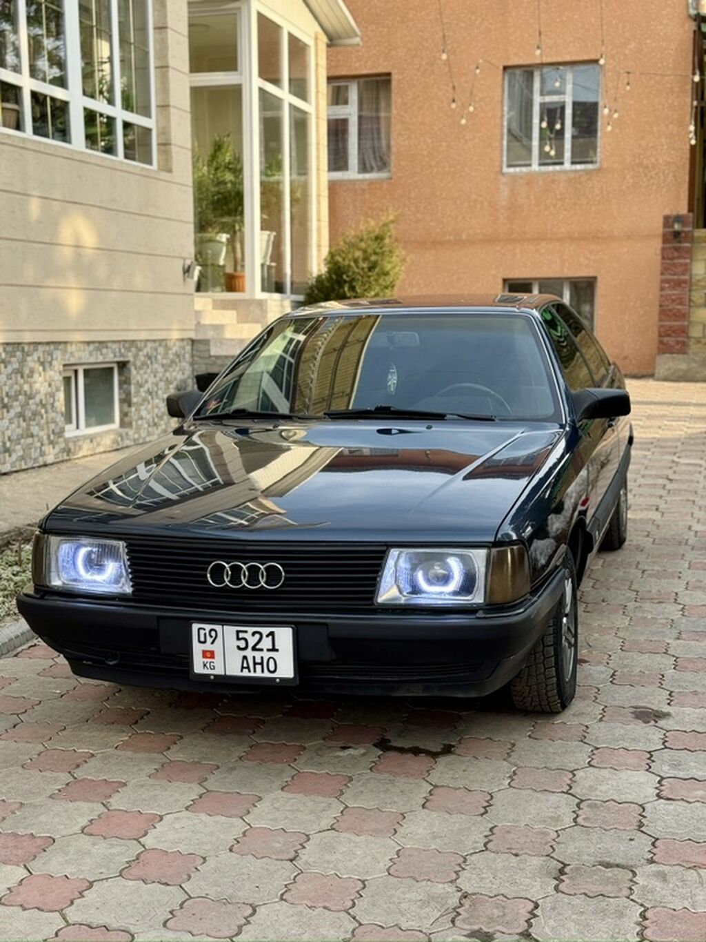 Audi 100: 1987 г., 2.3 л, Механика, Бензин, Седан: фото 1