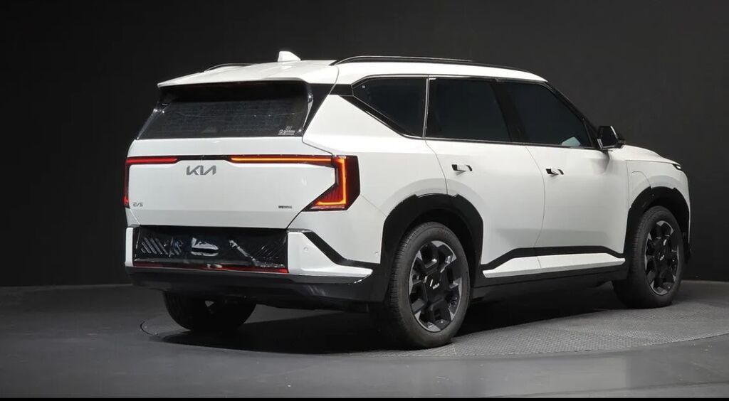 Kia EV5: 2023 г., Автомат, Электромобиль, Кроссовер: фото 3