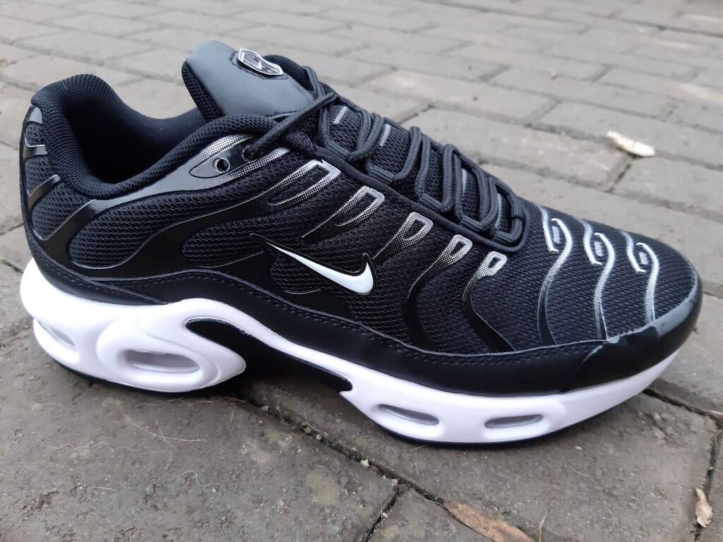 nike tn spurs