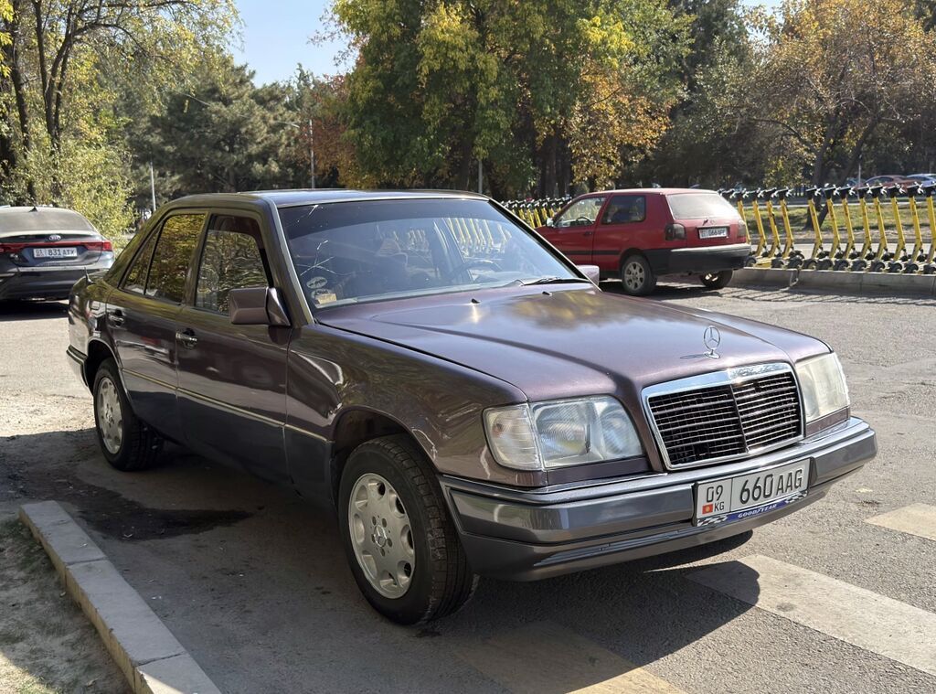 Mercedes-Benz W124: 1993 г., 2.2 л, Механика, Седан: фото 2