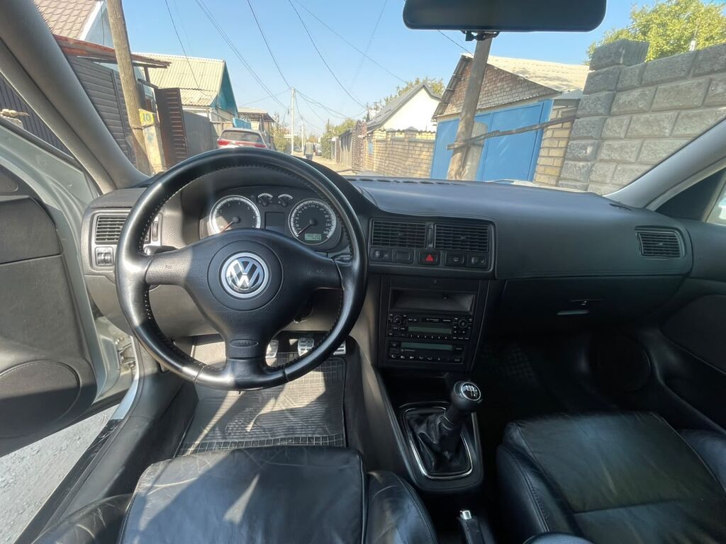 Volkswagen Golf: 2002 г., 1.6 л, Механика, Бензин: фото 6