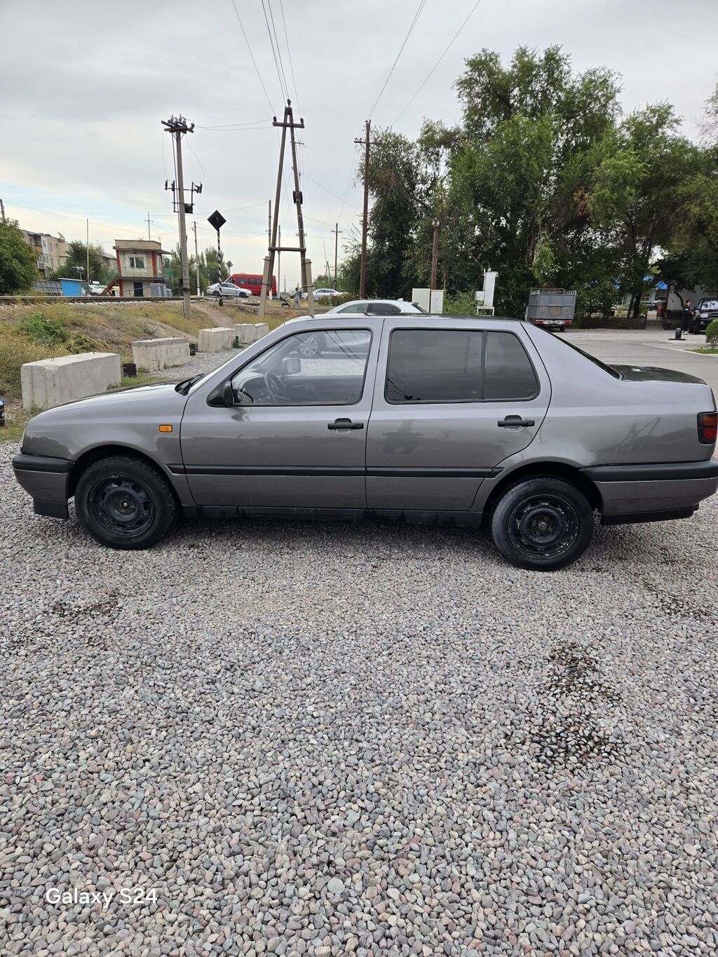 Volkswagen Vento: 1992 г., 1.8 л, Механика, Бензин, Седан: фото 7