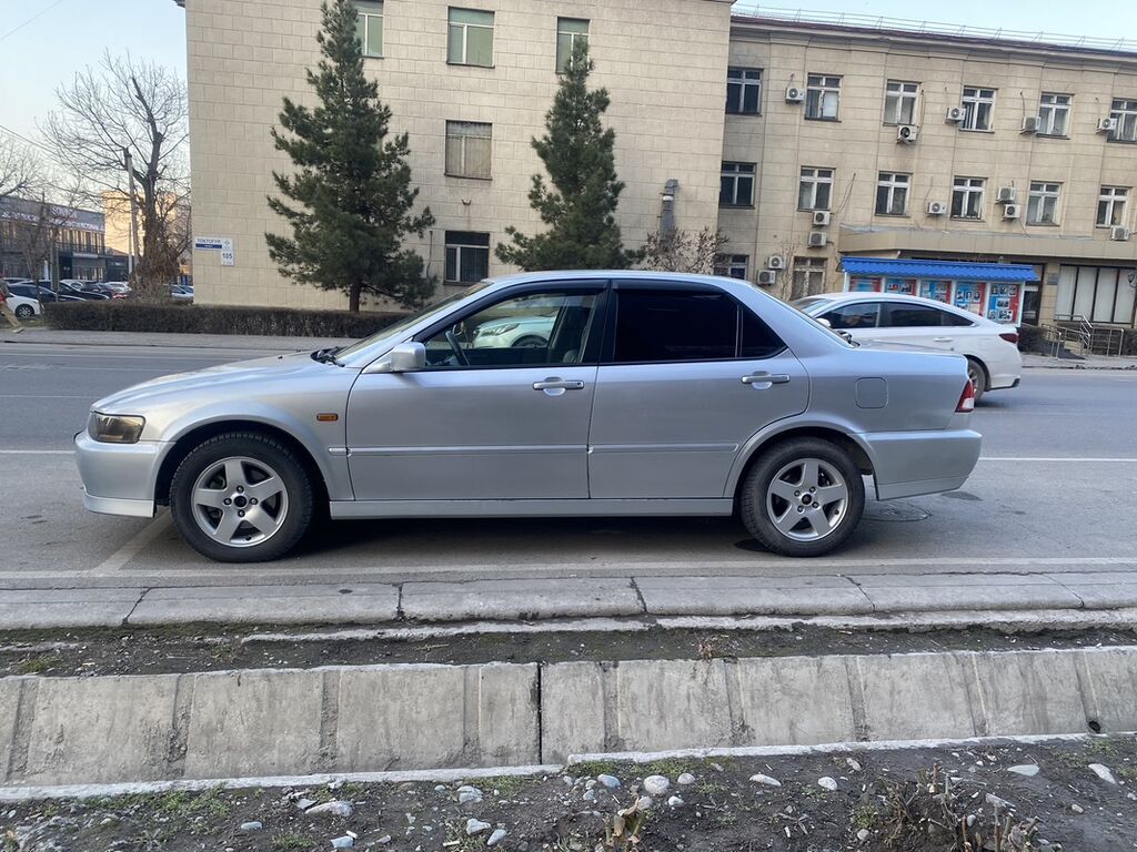Honda Accord: 2002 г., 2 л, Автомат, Бензин, Седан: фото 3
