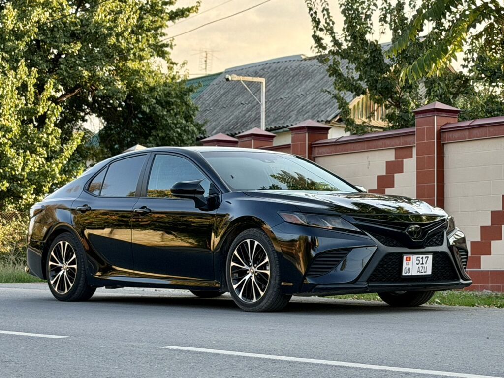 Toyota Camry: 2018 г., 2.5 л, Автомат, Гибрид, Седан: фото 1