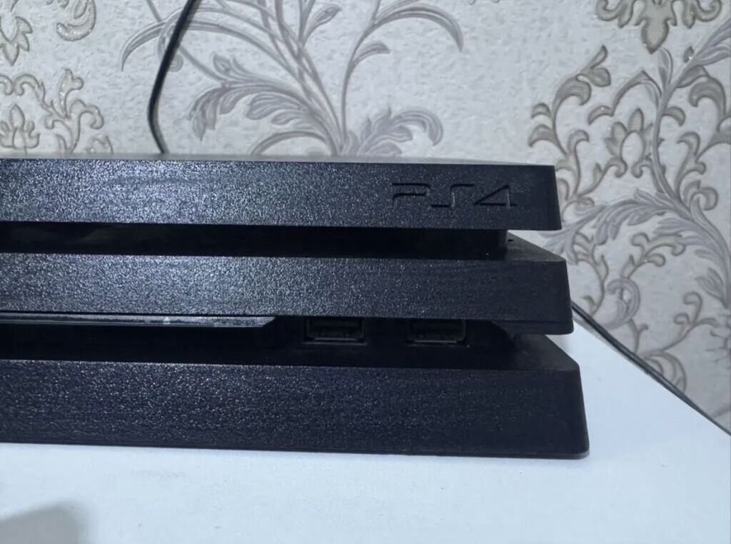 PlayStation 4 Pro (PS4 Pro), черный С двумя джойстиками: фото 4