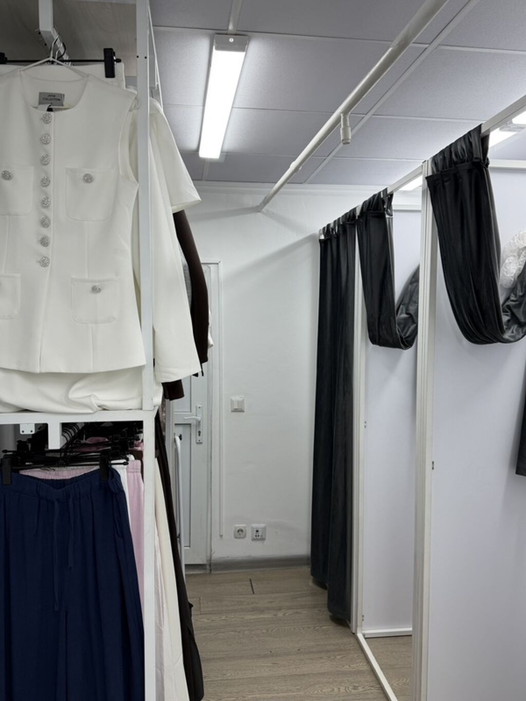 Аренда офисов, 30 м², В бизнес центре, 1 линия, С отдельным входом, С отдельным сан узлом: фото 7