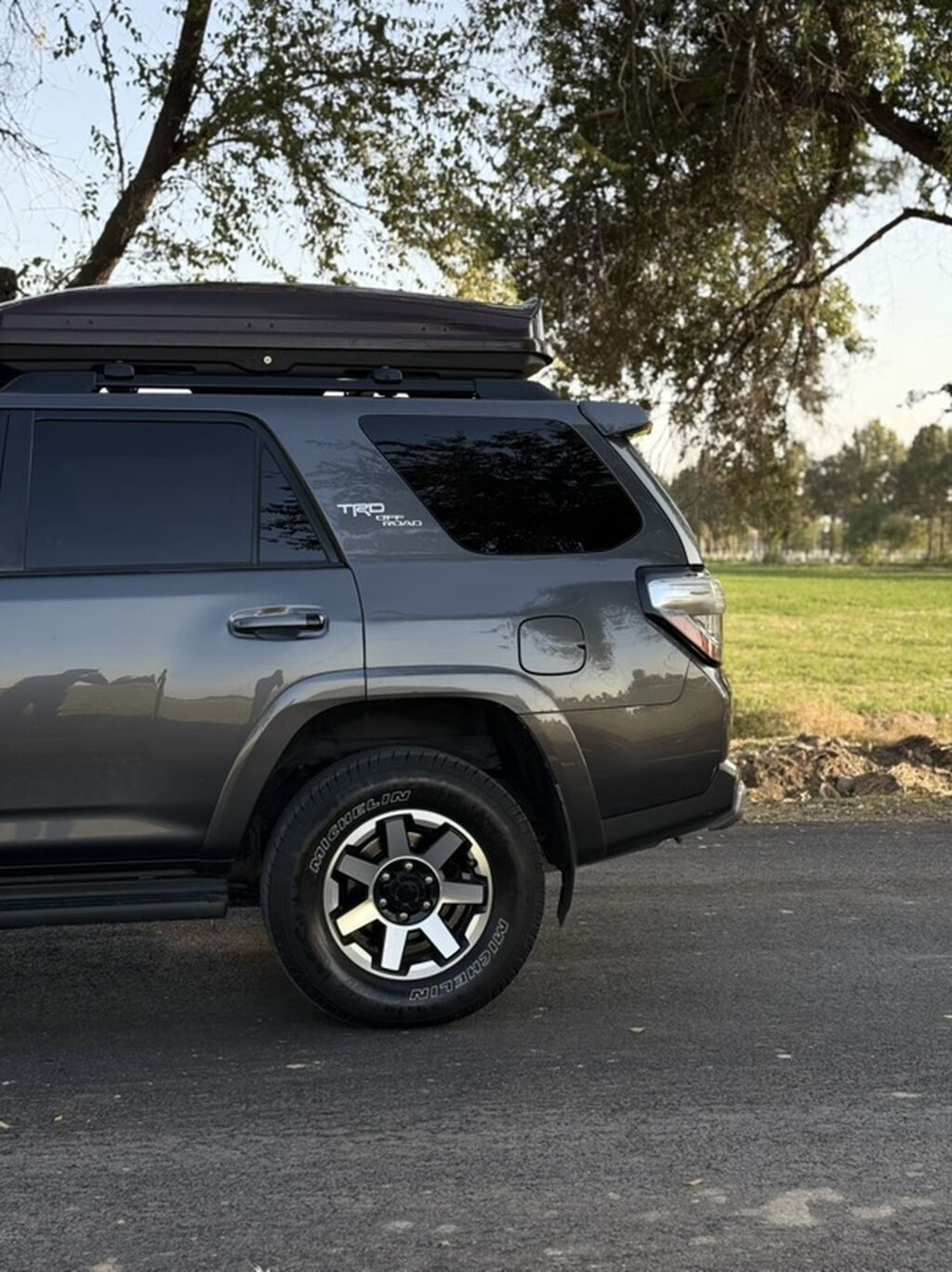 Toyota 4Runner: 2020 г., 4 л, Автомат, Бензин, Внедорожник: фото 8