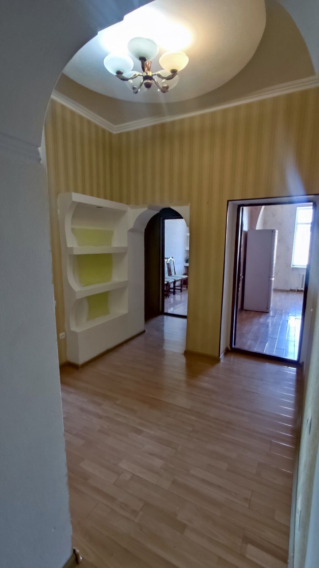 4 комнаты, 95 м², Цум Индивидуалка, 4 этаж, Косметический ремонт: фото 3