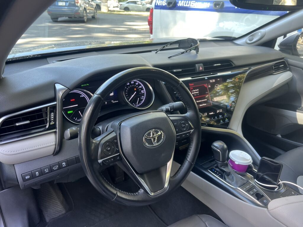 Toyota Camry: 2019 г., 2.5 л, Вариатор, Гибрид, Седан: фото 6
