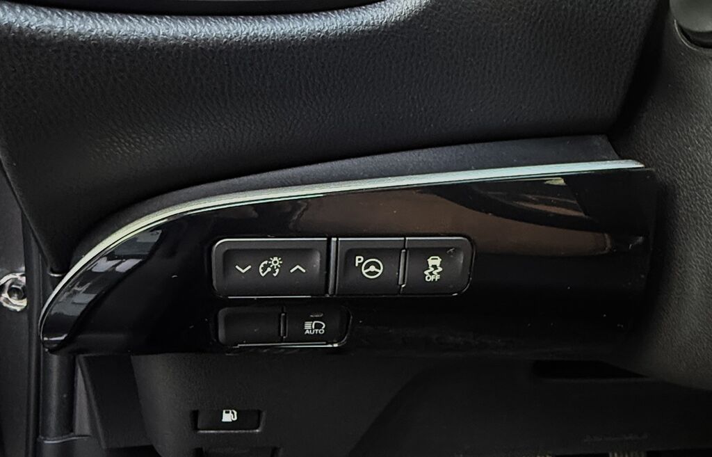 Toyota Prius: 2019 г., 1.8 л, Вариатор, Гибрид, Лифтбек — фото 5