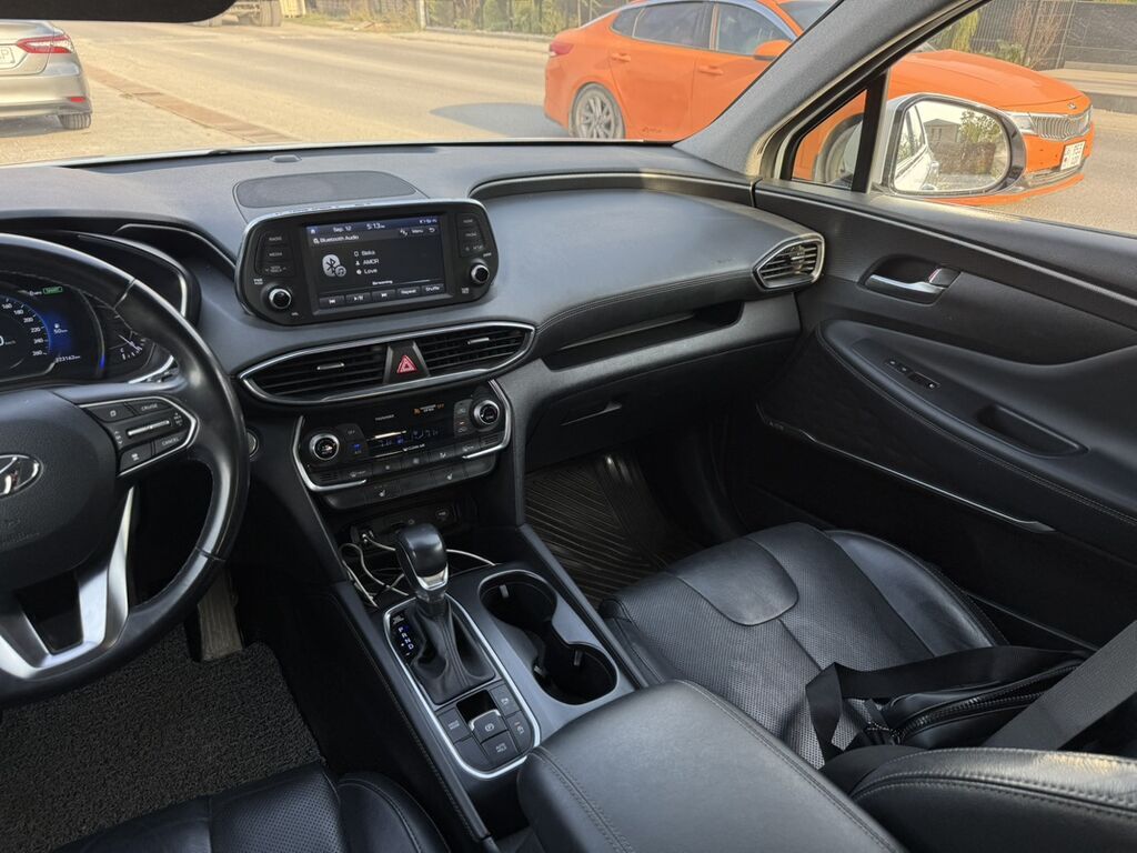 Hyundai Santa Fe: 2018 г., 2 л, Автомат, Бензин, Кроссовер: фото 8
