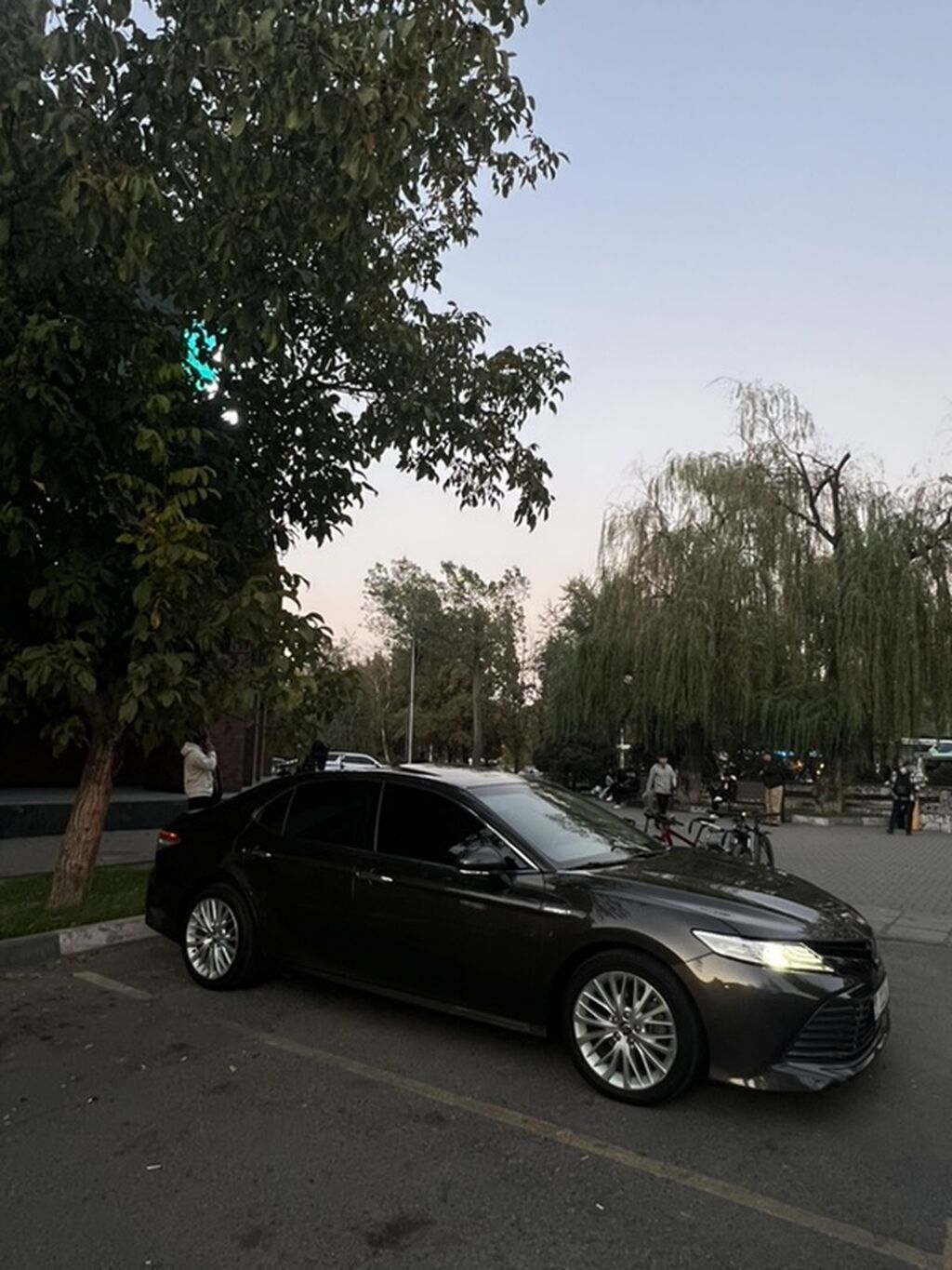 Toyota Camry: 2018 г., 2.5 л, Автомат, Бензин, Седан: фото 1