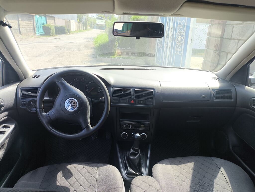 Volkswagen Golf: 2000 г., Механика, Бензин, Хэтчбэк: фото 6