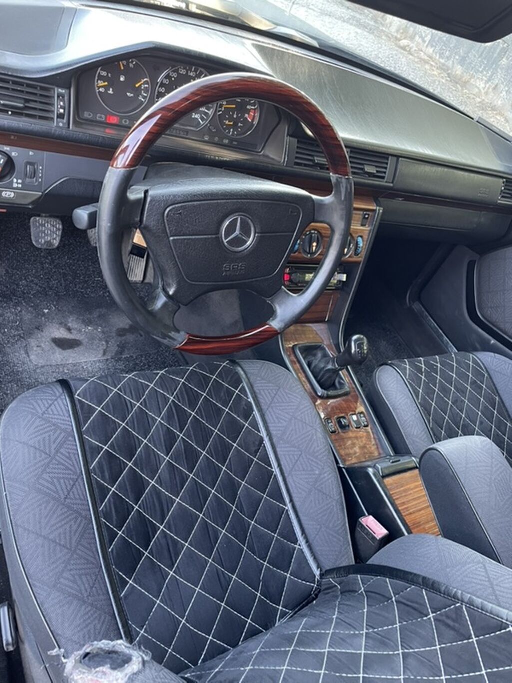 Mercedes-Benz E-Class: 1995 г., 2.2 л, Механика, Седан: фото 4