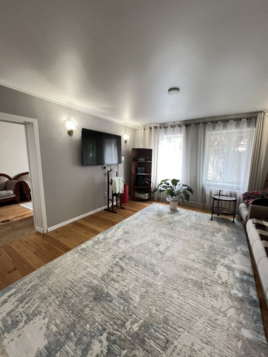 5 комнат, 105 м², 5 соток, Бишкек, Церковь Собственник: фото 1