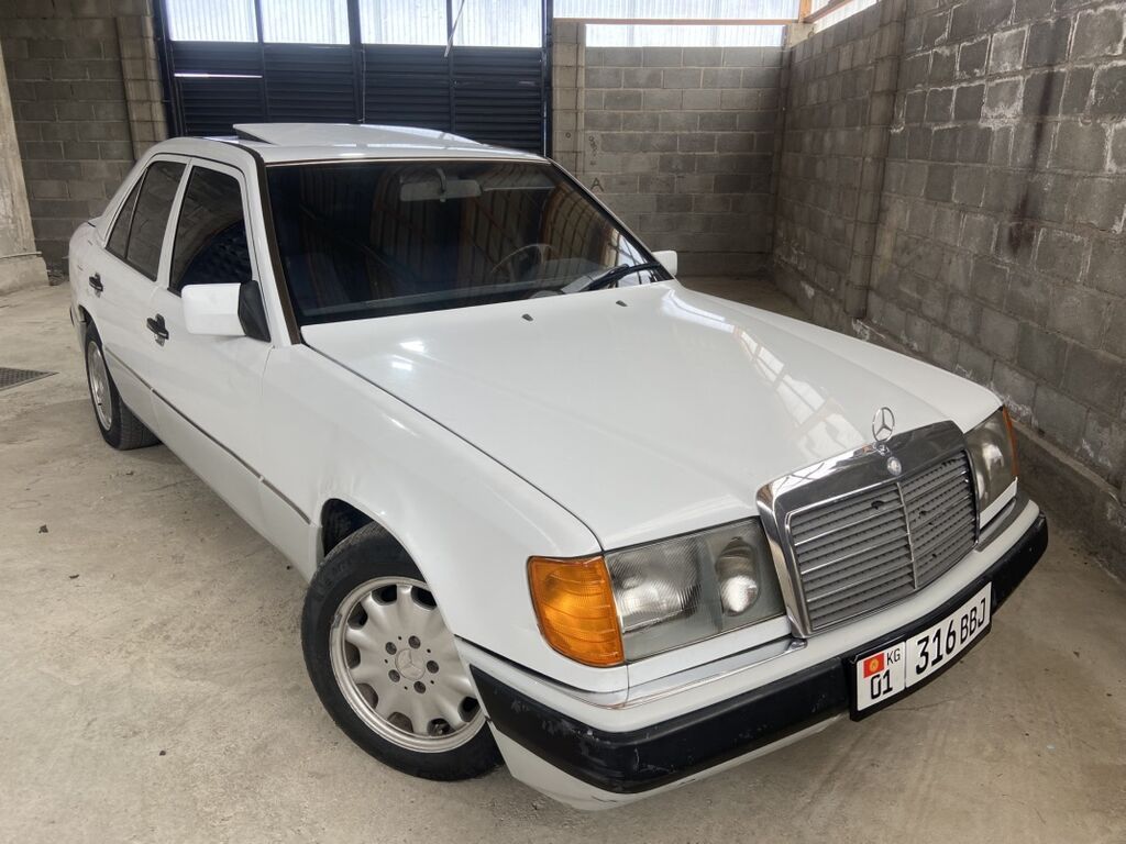 Mercedes-Benz E-Class: 1990 г., 2.3 л, Механика, Бензин, Седан: фото 2