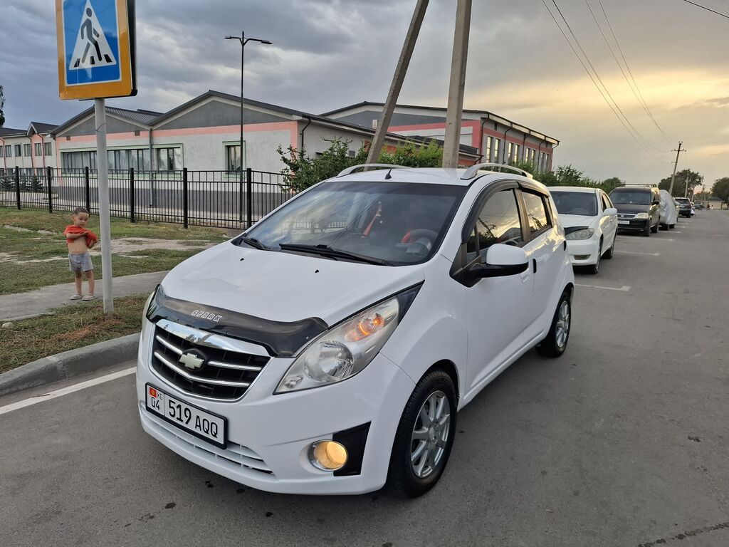 Chevrolet Spark: 2010 г., 1 л, Автомат, Бензин, Хэтчбэк: фото 8