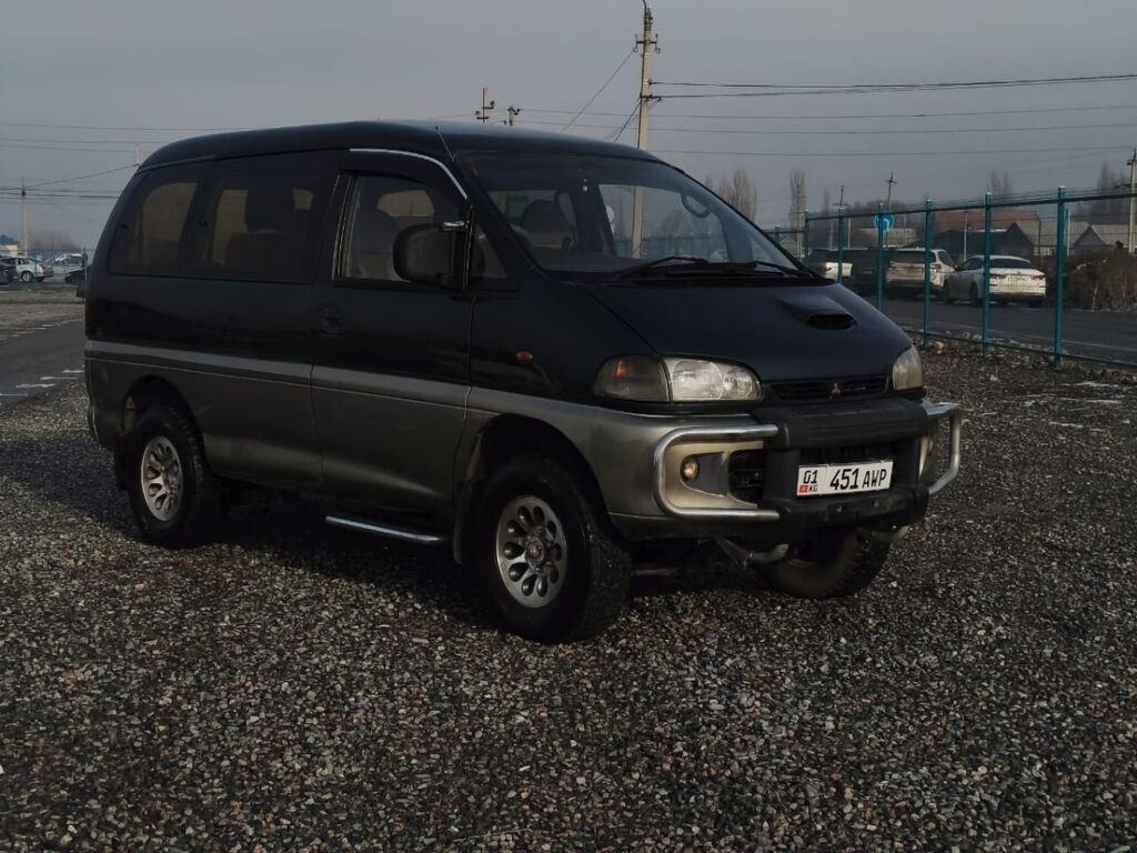 Mitsubishi Delica: 1995 г., 3 л, Автомат, Бензин, Минивэн: фото 6