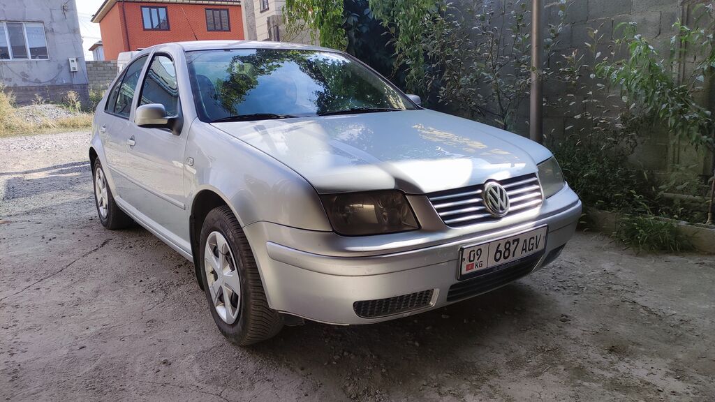 Volkswagen Bora: 2002 г., 1.6 л, Автомат, Бензин, Седан: фото 2