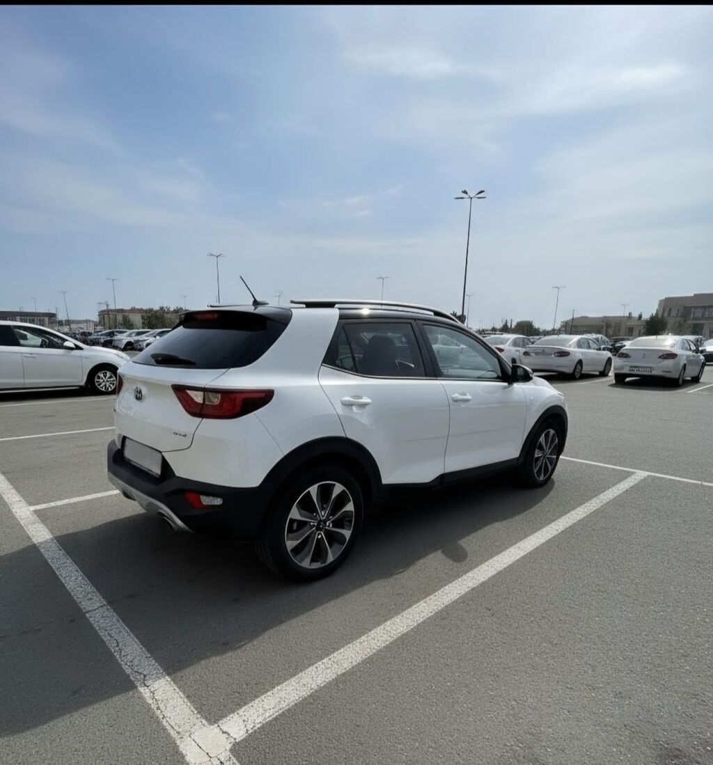 Kia Stonic: 2018 г., 1 л, Автомат, Бензин, Кроссовер: фото 4