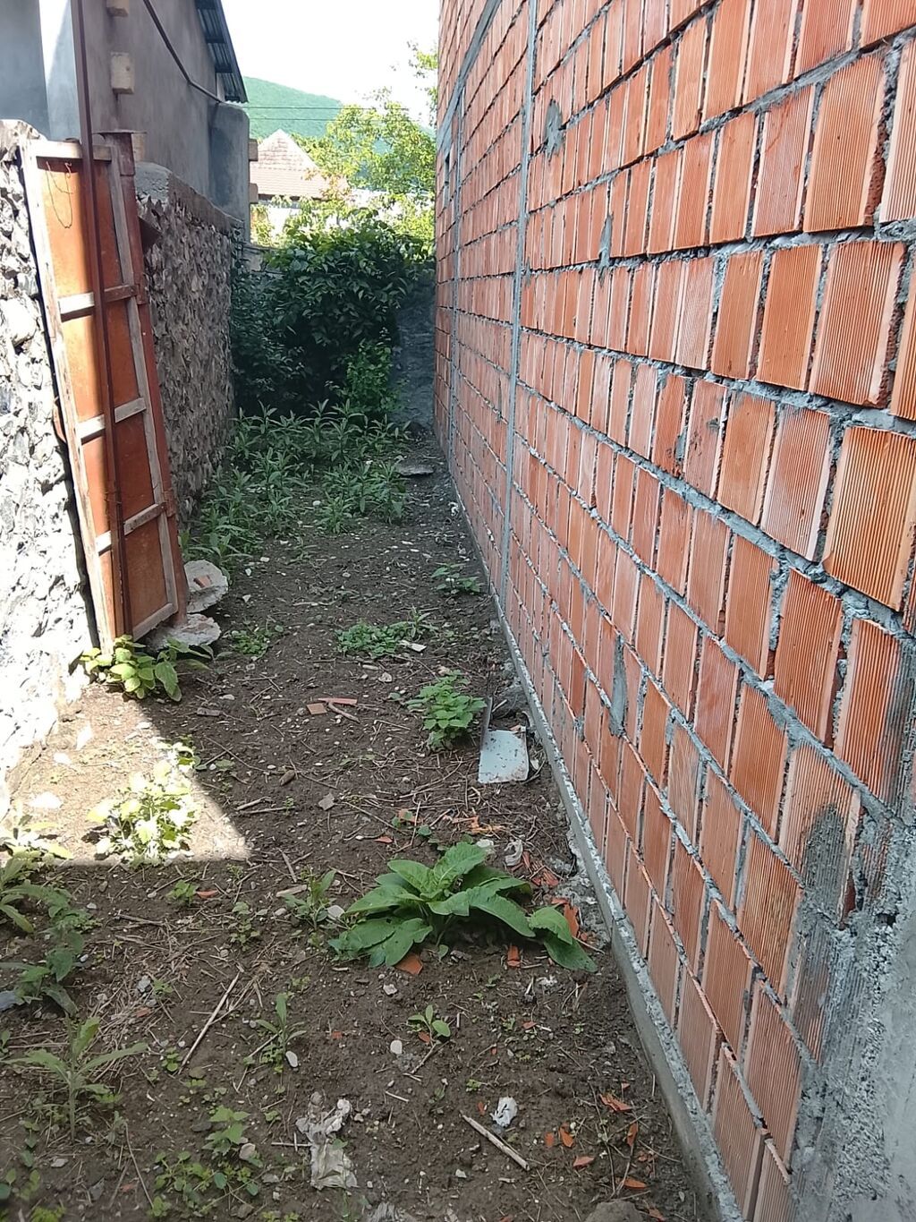 4 otaqlı, 140 kv. m, Təmirsiz