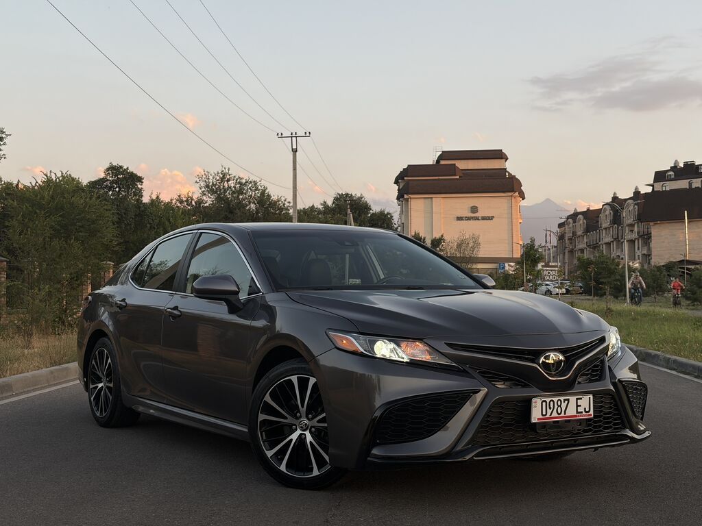 Toyota Camry: 2020 г., 2.5 л, Автомат, Бензин, Седан: фото 3