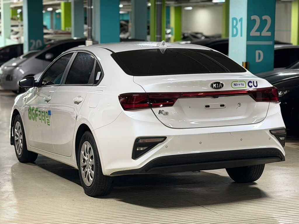 Kia Cerato: 2021 г., 1.6 л, Автомат, Седан: фото 2