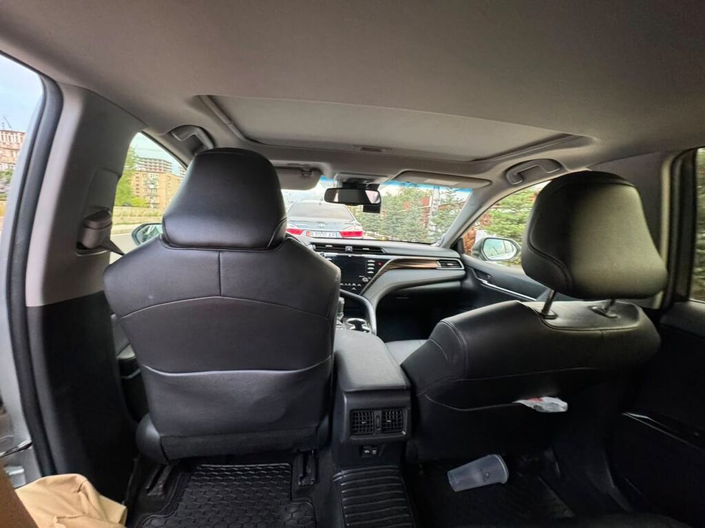 Toyota Camry: 2020 г., 2.5 л, Автомат, Гибрид, Седан: фото 7